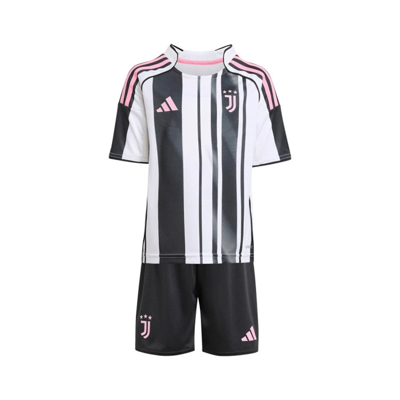 ست تی‌شرت و شلوارک ورزشی مردانه مدل یوونتوس Home 2026